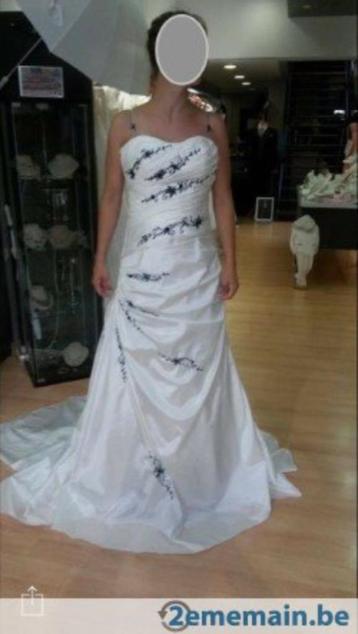 Robe de mariée.  beschikbaar voor biedingen