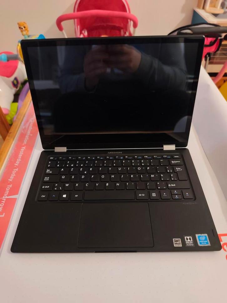 Geüpgrade Medion Akoya/ Touchscreen, Computers en Software, Windows Laptops, Zo goed als nieuw, 14 inch, SSD, 4 GB, Met touchscreen