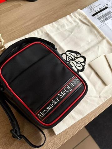Alexander Mqueen messenger tas beschikbaar voor biedingen
