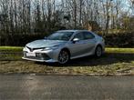 Toyota Camry - Benzine/Hybride - Automaat - FULL OPTION, Auto's, Toyota, 4 cilinders, Leder, Zilver of Grijs, Te koop