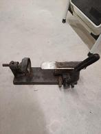Oester machine in metaal .oud en zeer sterk onverslijtbaar., Diversen, Ophalen of Verzenden, Gebruikt