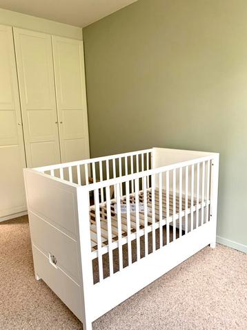 First June babybed 140x70 – wit, in topstaat beschikbaar voor biedingen