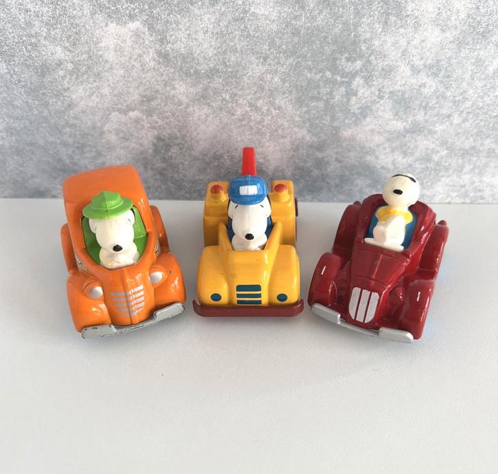 Voiture modèle réduit Snoopy - Peanuts 1966 / 1971, Verzamelen, Stripfiguren, Gebruikt, Beeldje of Figuurtje, Snoopy, Ophalen of Verzenden