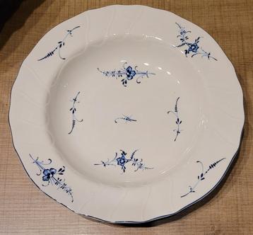 Villeroy & Boch Vieux Luxembourg: 12 porseleinen soepborden beschikbaar voor biedingen