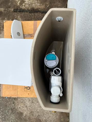 Nieuw toilet 50 euros beschikbaar voor biedingen