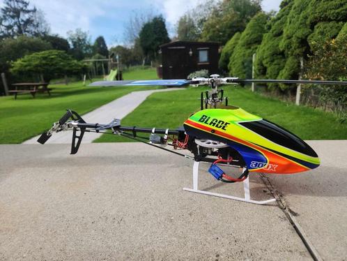 Blade 300X full options comme neuf. AR7210BX, Hobby en Vrije tijd, Modelbouw | Radiografisch | Helikopters en Quadcopters, Zo goed als nieuw