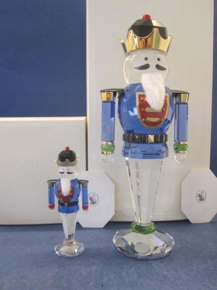 Swarovski Holiday Cheers Notenkraker Blauw, Groot & klein, Verzamelen, Swarovski, Nieuw, Figuurtje, Ophalen of Verzenden