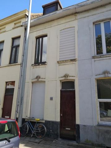 Rijwoning met 4 slpk in Kortrijk ( filmpje met rondleiding) beschikbaar voor biedingen