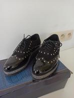 Sneakers vernis paillettes argentées clous T.36 Sergio Todzi, Enlèvement ou Envoi, Comme neuf, Chaussures basses, Noir