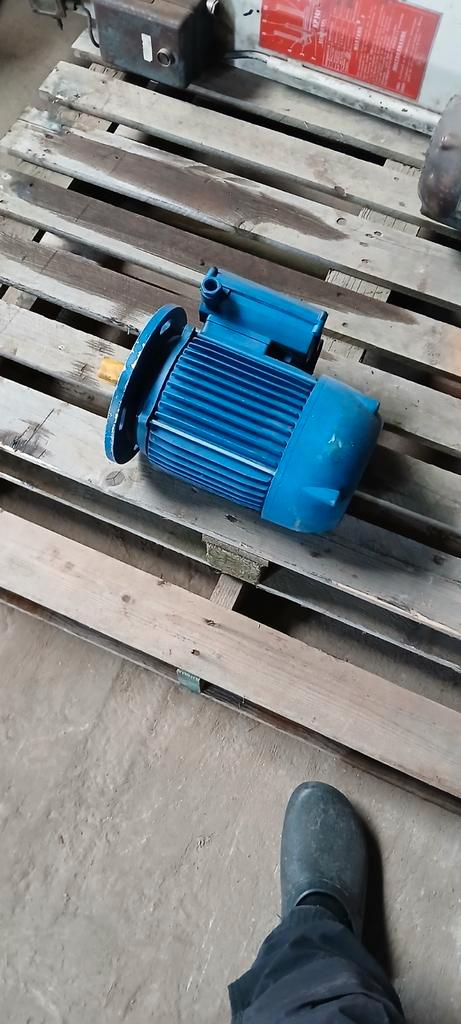 Elektromotor van 4 koloms hefbrug, Doe-het-zelf en Bouw, Motoren, Zo goed als nieuw, Elektromotor, Ophalen of Verzenden