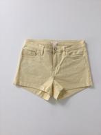 Gele short H&M maat 36, Kleding | Dames, Broeken en Pantalons, Gedragen, H&M, Kort, Ophalen of Verzenden