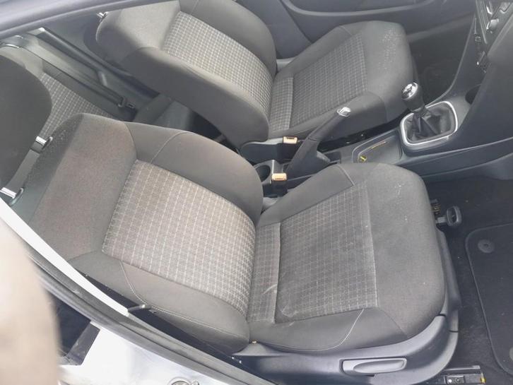 SIEGE AVANT DROIT Volkswagen Polo V (6R) (01-2009/10-2017), Autos : Pièces & Accessoires, Habitacle & Garnissage, Volkswagen, Utilisé