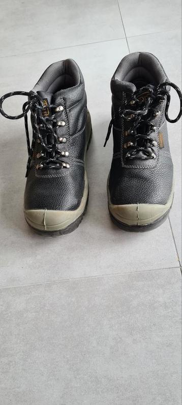 P.40 veiligheidsschoenen voor dames beschikbaar voor biedingen