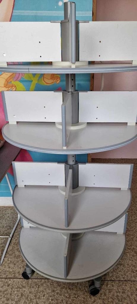 Ronde plank op wielen, Huis en Inrichting, Woonaccessoires | Etagères, Zo goed als nieuw, Ophalen