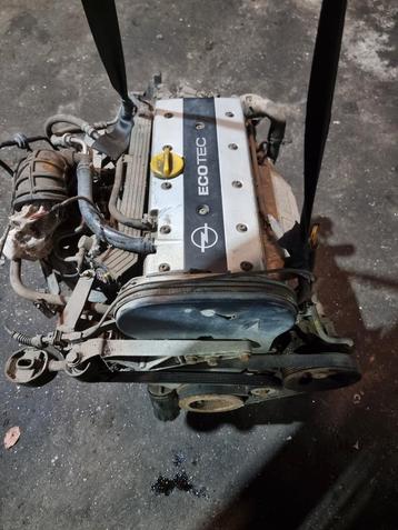 Opel Omega B X18XE motor