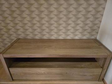 TV-kast / TV-meubel beschikbaar voor biedingen