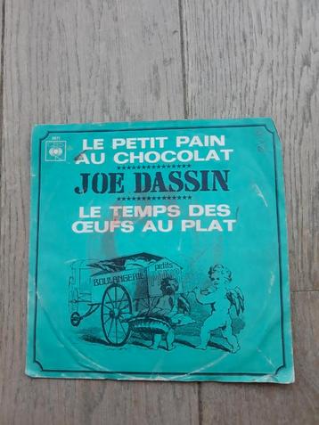 Joe Dassin célibataire : le petit pain au chocolat, Enlèvement ou Envoi, Comme neuf