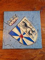 Vintage terracotta tegel met wapenschild West Vlaanderen, Antiek en Kunst, Antiek | Wandborden en Tegels, Ophalen of Verzenden