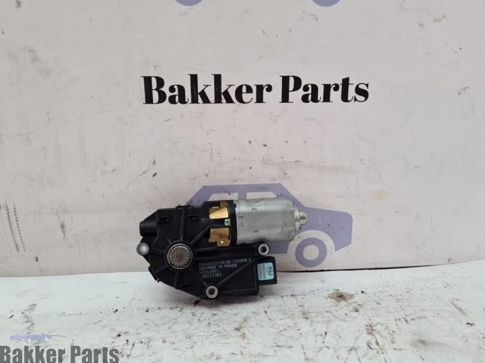 Schuifdak Motor van een Renault Koleos, Auto-onderdelen, Carrosserie, Renault, Gebruikt, 3 maanden garantie