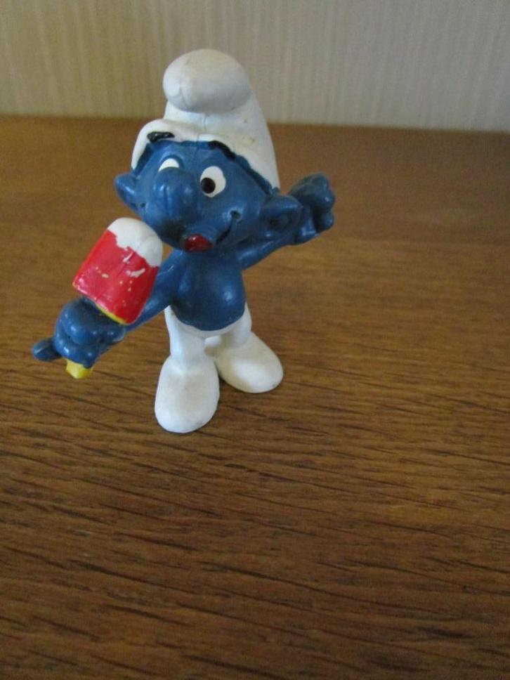 Figurine schtroumpf et sa glace, Verzamelen, Smurfen, Gebruikt, Poppetje, Figuurtje of Knuffel, Smulsmurf, Ophalen of Verzenden
