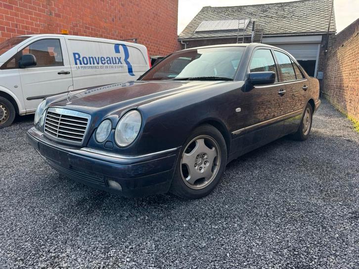 Mercedes E230 Automatic 66000 km pret a immatriculie, Autos, Mercedes-Benz, Entreprise, Achat, Classe E, Essence, Euro 4, Berline