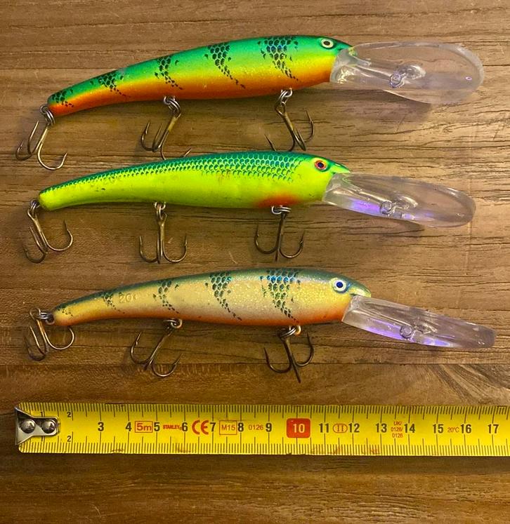 3 Mooie grote diepduikende pluggen gebruikt., Watersport en Boten, Hengelsport | Roofvissen, Gebruikt, Haak, Ophalen of Verzenden