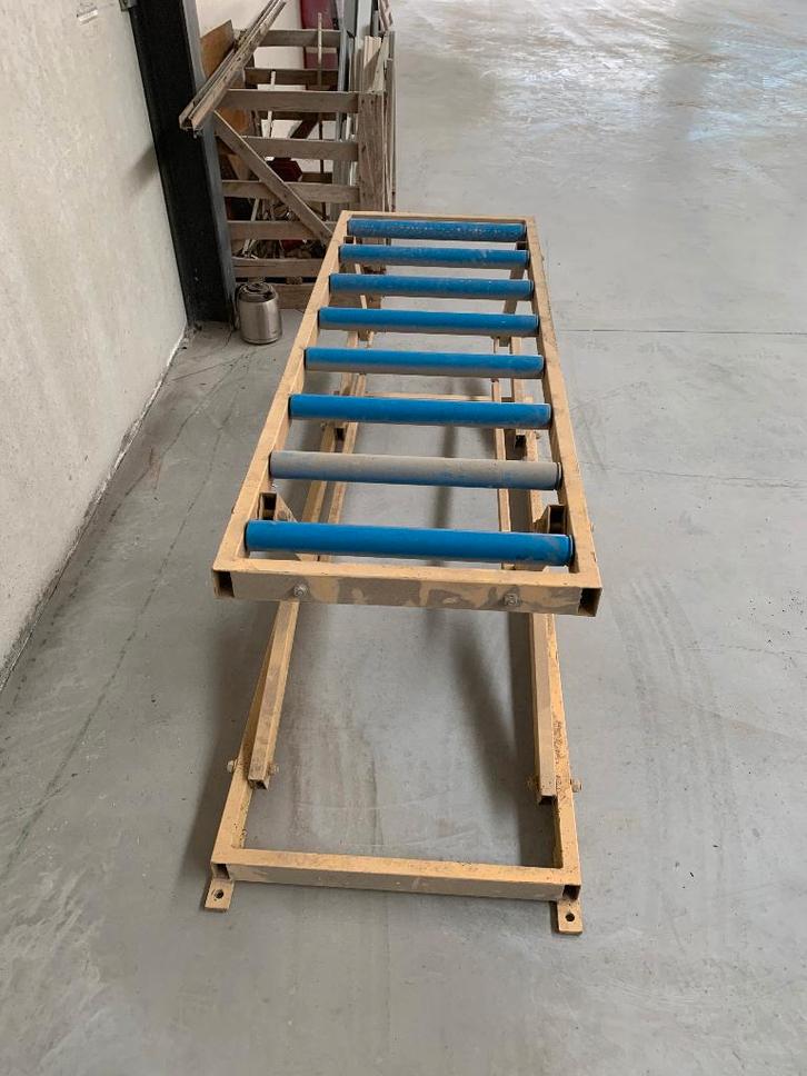 Convoyeur à rouleaux, Articles professionnels, Machines & Construction | Travail du bois, Enlèvement