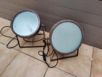 Twee lampen te koop  beschikbaar voor biedingen