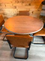 Ronde tafel met 4 stoelen, Ophalen