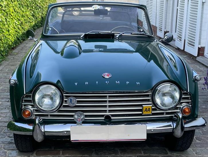Triumph TR4A IRS, Auto's, Oldtimers, Particulier, Triumph, Benzine, Cabriolet, 2 deurs, Handgeschakeld, Overige kleuren, Zwart