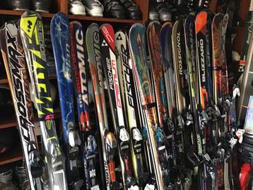 Verkoop uit partij gebruikte ski’s carveski’s beschikbaar voor biedingen