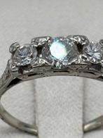 18 kt witgouden ring 750, drie briljanten geslepen diamanten, Antiek en Kunst, Antiek | Zilver en Goud, Ophalen