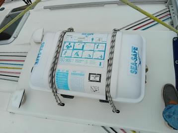 Reddingsvlot yacht 4 personen beschikbaar voor biedingen
