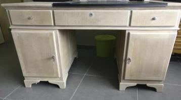 Bureau beschikbaar voor biedingen