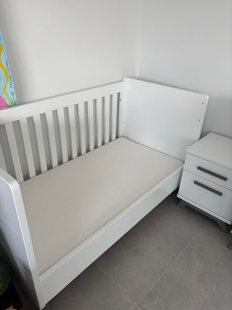 Kinderkamer Bopita: Groeibed-Commode-Nachtkast-Aerosleep Evo, Kinderen en Baby's, Kinderkamer | Bedden, Gebruikt, 140 tot 160 cm