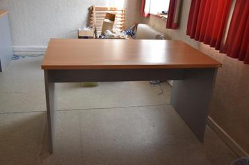 Bureau beschikbaar voor biedingen