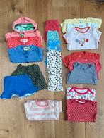 Pakket kleurrijke meisjeskleding maat 62-68 (3-6 maand), Enlèvement, Utilisé