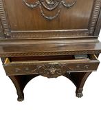 Meuble bar ancien sculpté – Travail russe XIXe, Enlèvement