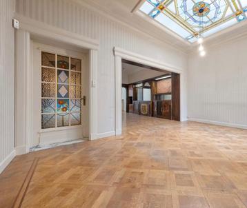 Art deco herenhuis (4+ slaapkamers!) beschikbaar voor biedingen