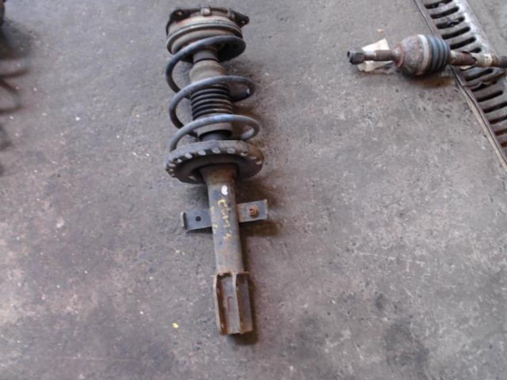 Amortisseur avant gauche Renault Clio 3 1.2i 74kw 2005-2009, Enlèvement ou Envoi, Utilisé, Renault