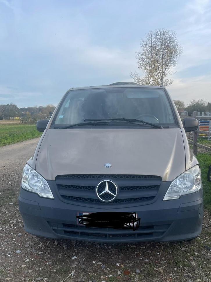 Mercedes vito 2011, Autos, Camionnettes & Utilitaires, Particulier, Mercedes-Benz, Diesel, 3 portes, Boîte manuelle, Noir, Autre