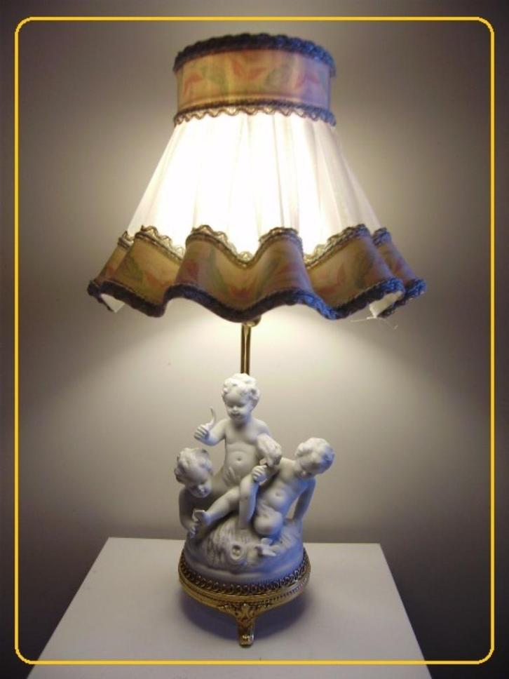 Beeldje als lamp van >>UNTER WEISS  BACH<< met PUTTI decor, Antiek en Kunst, Antiek | Porselein, Ophalen