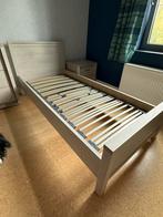 Eenpersoonsbed met nachtkastje, Huis en Inrichting, Slaapkamer | Bedden, Ophalen, 90 cm, Eenpersoons, 210 cm