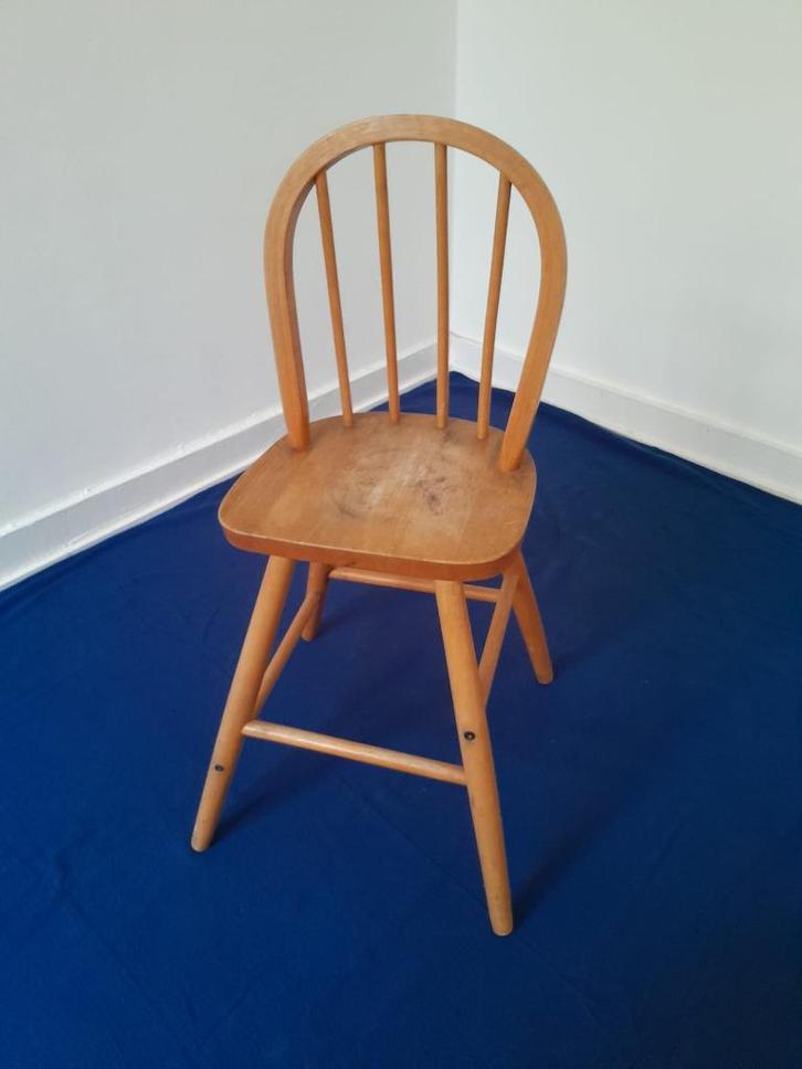Houten Scandinavische Windsor-stoel, Huis en Inrichting, Stoelen, Gebruikt, Eén, Hout, Bruin, Ophalen of Verzenden