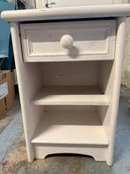Petit meuble, Huis en Inrichting, Slaapkamer | Nachtkastjes, Ophalen, Gebruikt, Minder dan 45 cm, 55 tot 70 cm