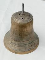 très grande cloche ancienne en bronze avec travail sur, Bronze, Enlèvement ou Envoi