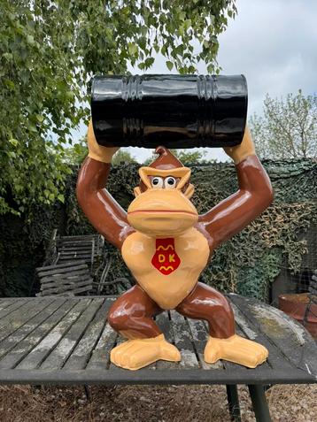 Groot Donkey Kong beeld beschikbaar voor biedingen