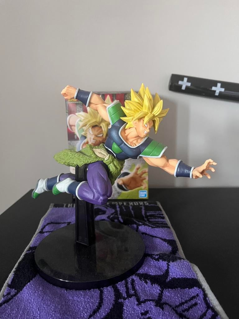 Figurine broly, Enlèvement ou Envoi, Comme neuf