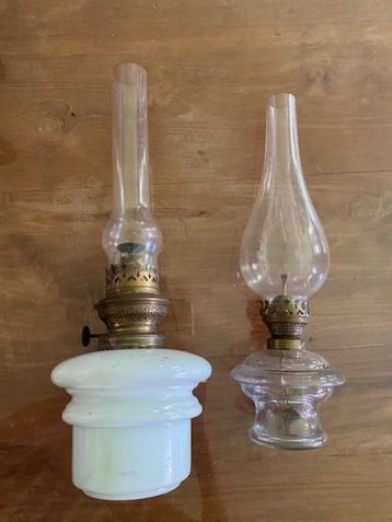 Lot de 2 lampes à pétrole disponible aux enchères