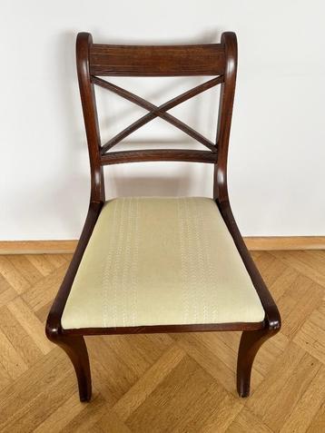 4 mahoniehouten stoelen, groene plaat beschikbaar voor biedingen